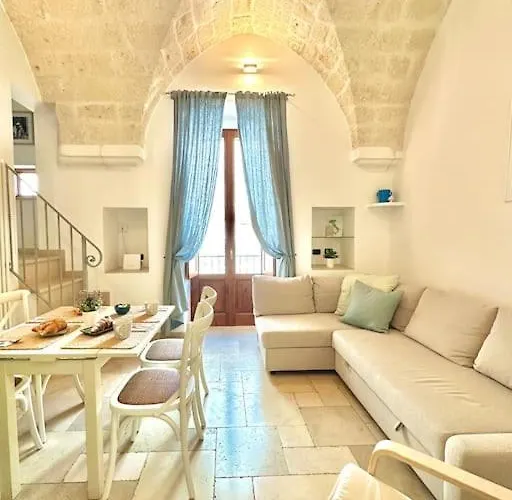 Casa Viola -100m To Piazza-panoramic Historic Town View Holiday home